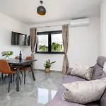 With Parking Space - 23055 아파트