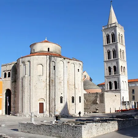 With Parking Space - 23055 Daire Zadar