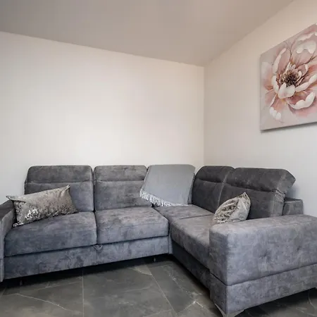 Апартаменты With A Parking Space - 23055 Задар
