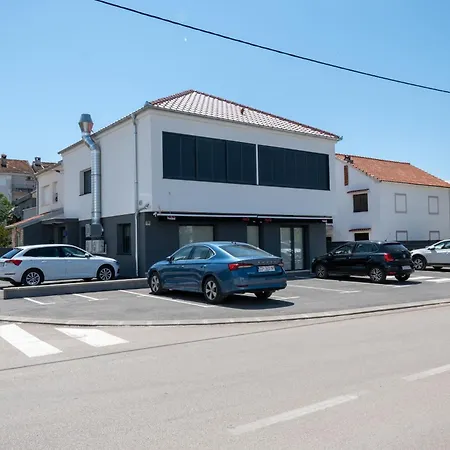 Апартаменты With A Parking Space - 23055 Задар